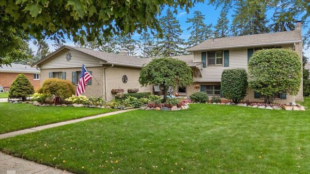 35772 Hilton Drive, Clinton Twp, MI 48035