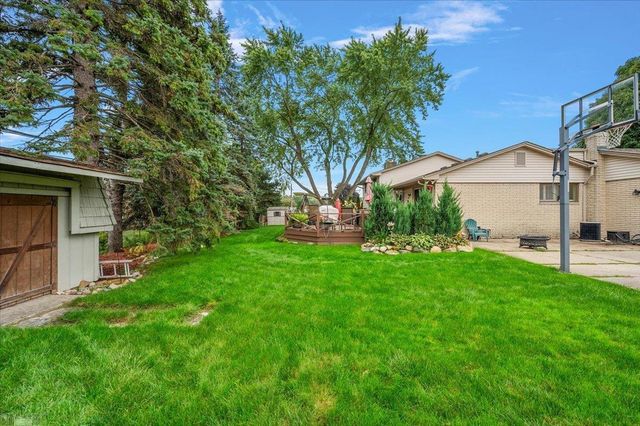 35772 Hilton Drive, Clinton Twp, MI 48035