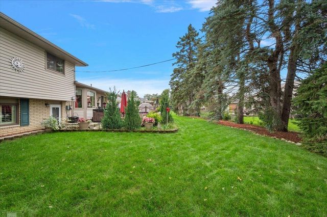 35772 Hilton Drive, Clinton Twp, MI 48035