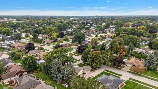 35772 Hilton Drive, Clinton Twp, MI 48035