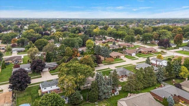 35772 Hilton Drive, Clinton Twp, MI 48035