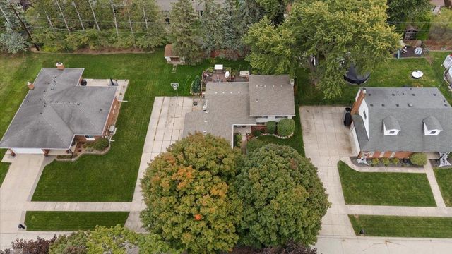 35772 Hilton Drive, Clinton Twp, MI 48035