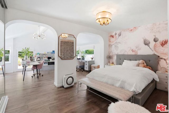 317 S Burlingame Avenue, Los Angeles, CA 90049