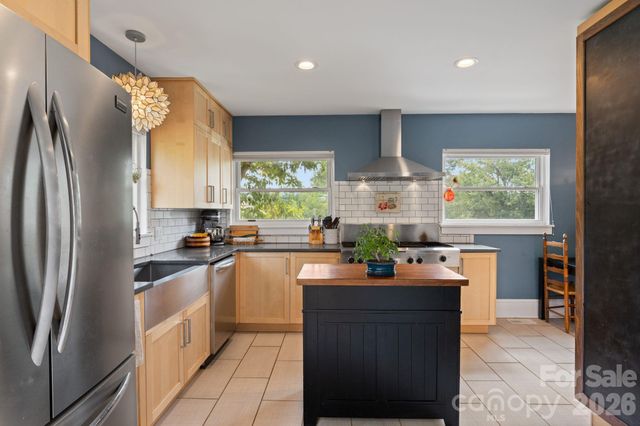 348 Beaucatcher Road, Asheville, NC 28805