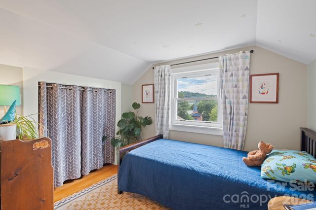 348 Beaucatcher Road, Asheville, NC 28805
