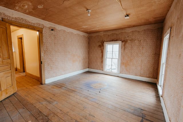 233 S Oak Street, Shrdn Vlg-evrgrn Twp, MI 48884