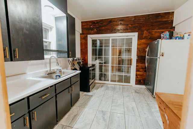 233 S Oak Street, Shrdn Vlg-evrgrn Twp, MI 48884