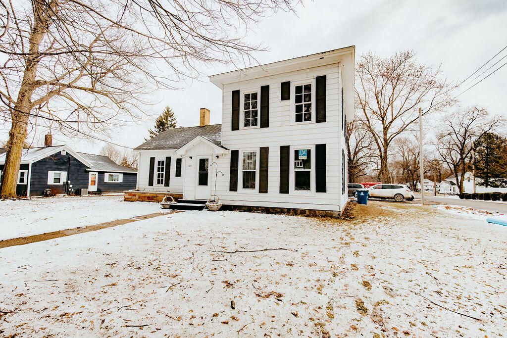 233 S Oak Street, Shrdn Vlg-evrgrn Twp, MI 48884