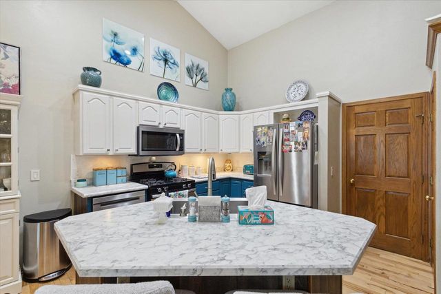 1903 St George Lane, Janesville, WI 53545