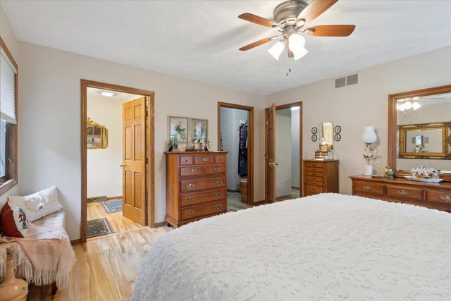 1903 St George Lane, Janesville, WI 53545