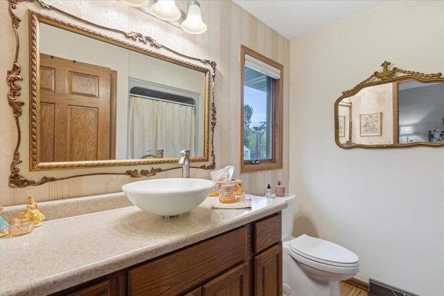 1903 St George Lane, Janesville, WI 53545