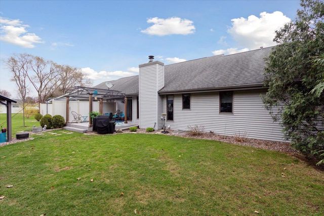 1903 St George Lane, Janesville, WI 53545