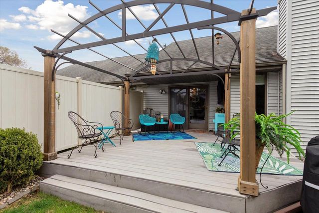 1903 St George Lane, Janesville, WI 53545