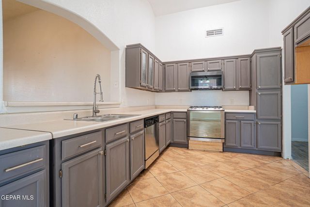 403 Wisconsin Court, Socorro, TX 79927