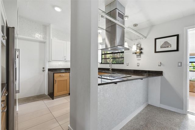 609 W RIVER DRIVE, Tampa, FL 33617