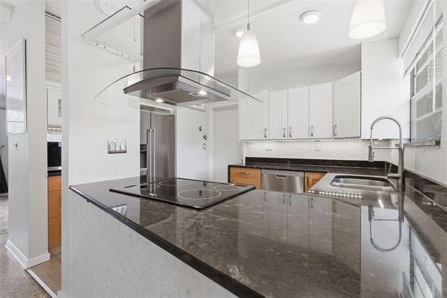 609 W RIVER DRIVE, Tampa, FL 33617