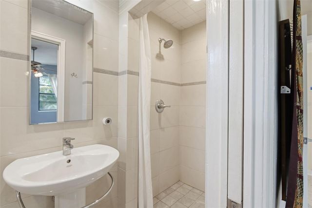 609 W RIVER DRIVE, Tampa, FL 33617