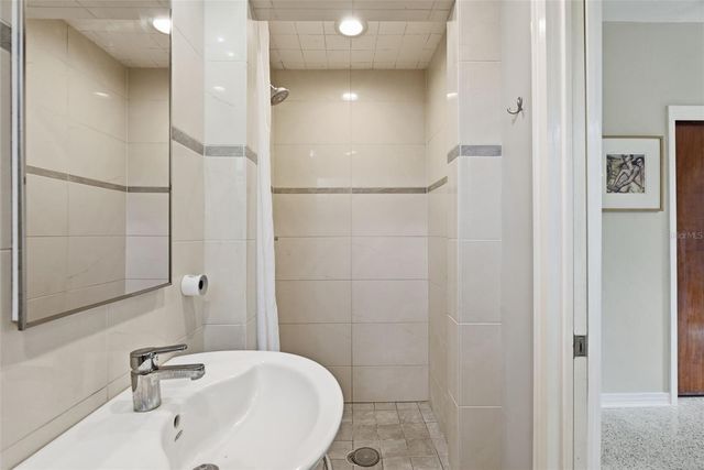 609 W RIVER DRIVE, Tampa, FL 33617