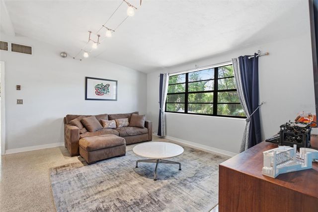 609 W RIVER DRIVE, Tampa, FL 33617