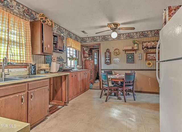 465 Springfield Drive, Bristol, TN 37620