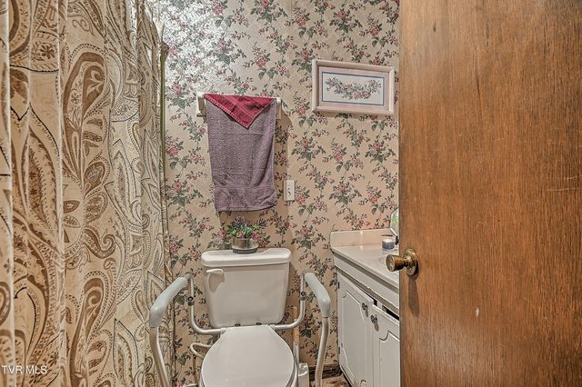 465 Springfield Drive, Bristol, TN 37620