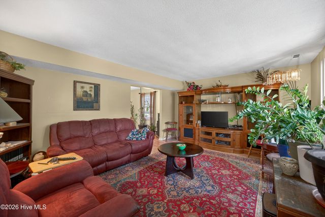 101 Doughton Road, Wilmington, NC 28409