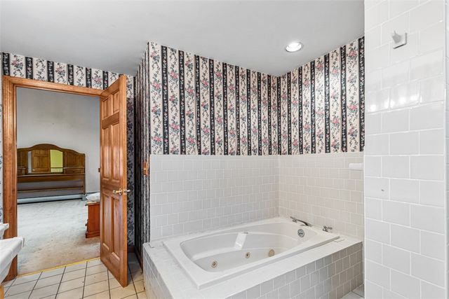 101 Cobble Hill Road, Lincoln, RI 02865