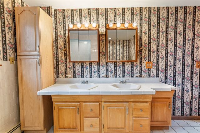 101 Cobble Hill Road, Lincoln, RI 02865