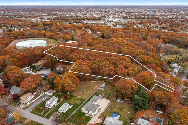 101 Cobble Hill Road, Lincoln, RI 02865