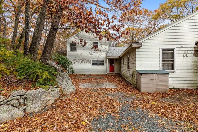 101 Cobble Hill Road, Lincoln, RI 02865