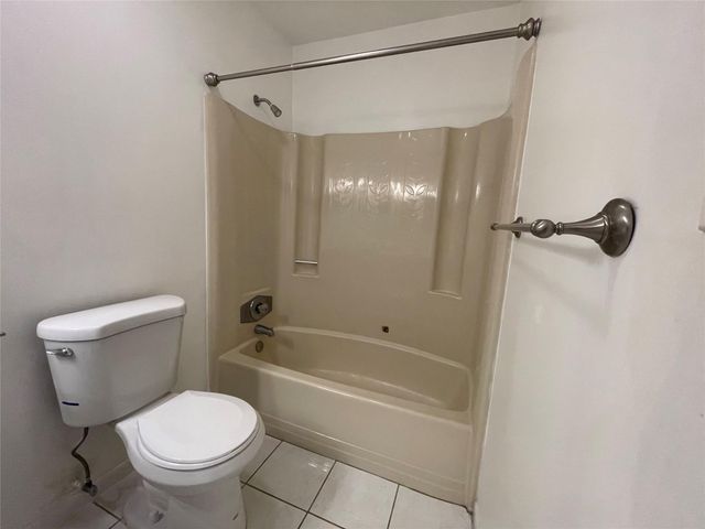 6040 Shakerwood Cir 205, Tamarac, FL 33319