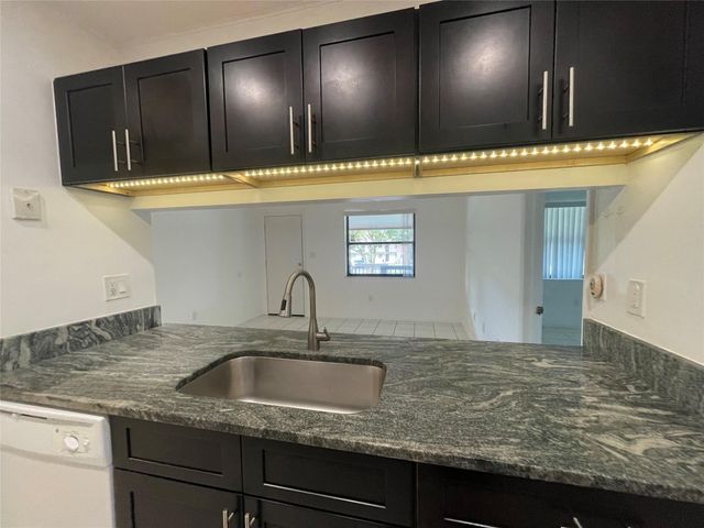 6040 Shakerwood Cir 205, Tamarac, FL 33319