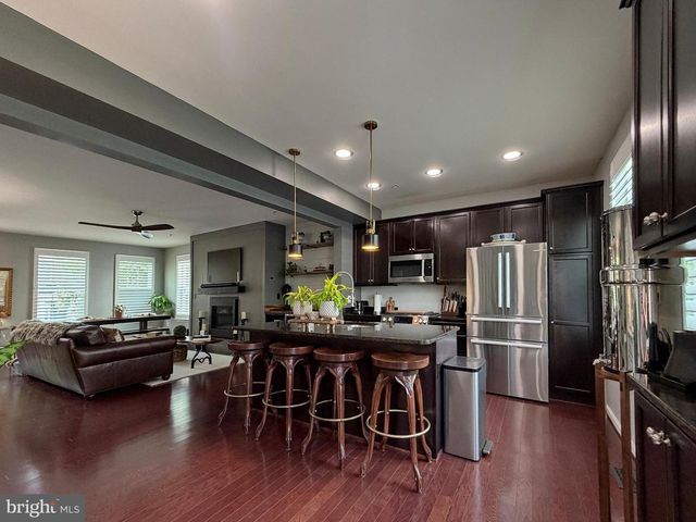 15 MUSTANG DR, La Plata, MD 20646