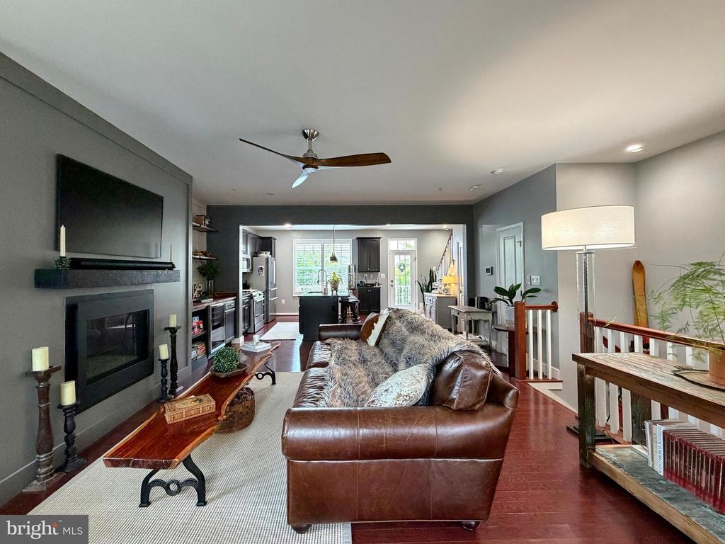 Image 16 of property listing at 15 MUSTANG DR, La Plata, MD 20646