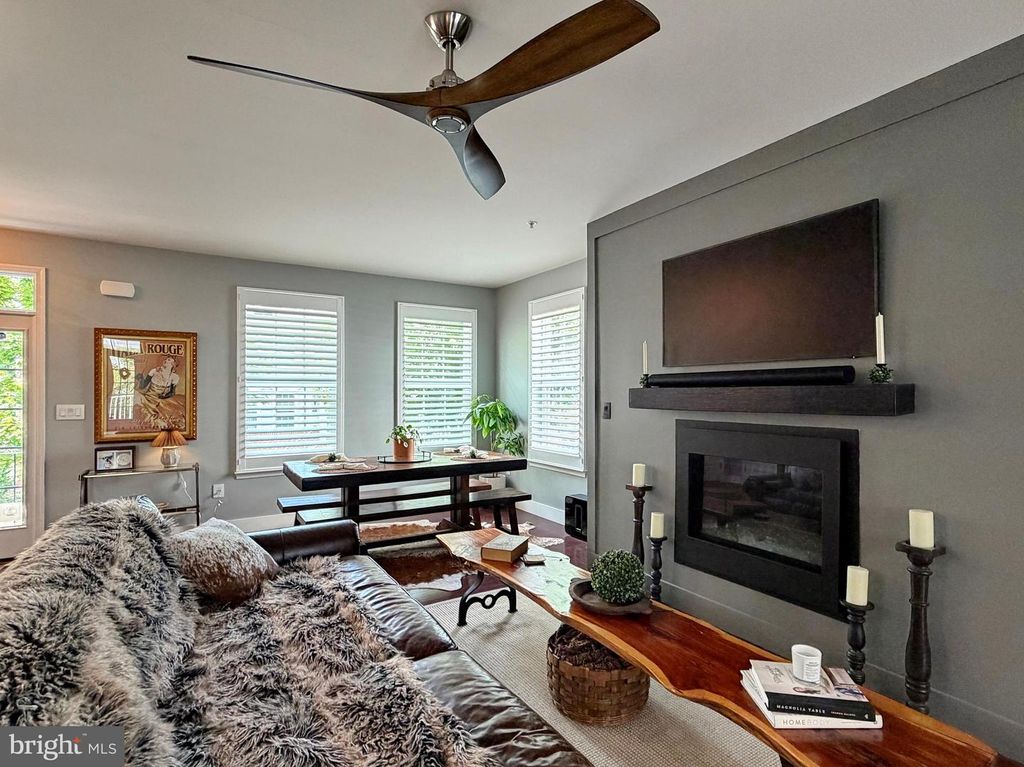 Image 18 of property listing at 15 MUSTANG DR, La Plata, MD 20646