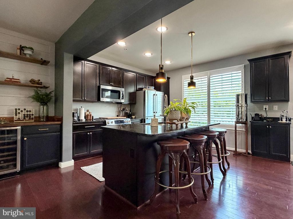 Image 3 of property listing at 15 MUSTANG DR, La Plata, MD 20646