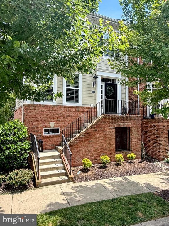 Image 6 of property listing at 15 MUSTANG DR, La Plata, MD 20646