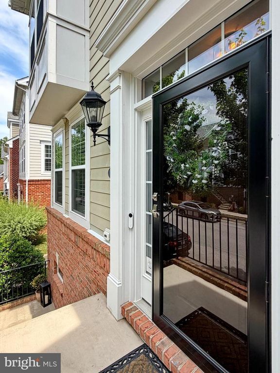 Image 9 of property listing at 15 MUSTANG DR, La Plata, MD 20646