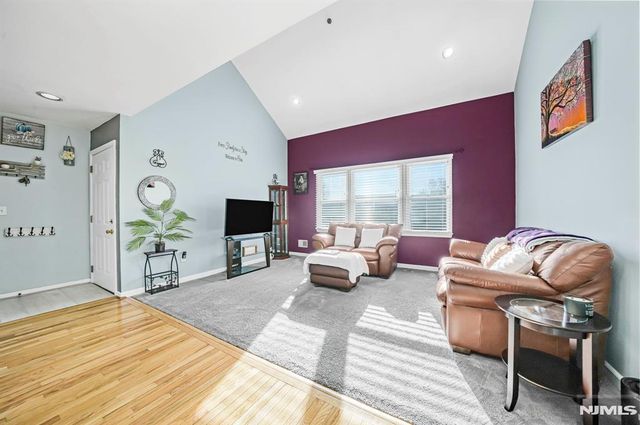 45 Royal Avenue 46, Hawthorne, NJ 07506