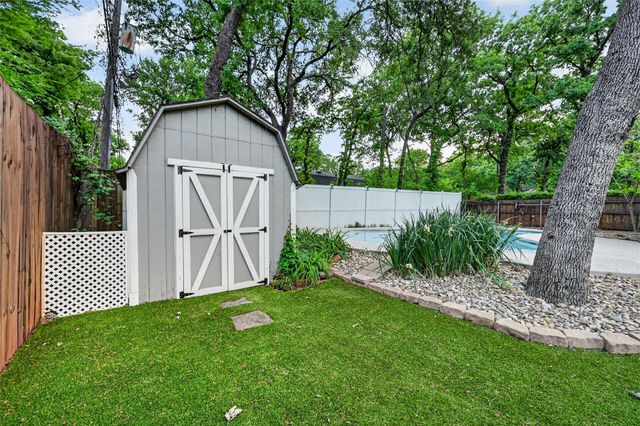 320 Tanglewood Lane, Highland Village, TX 75077