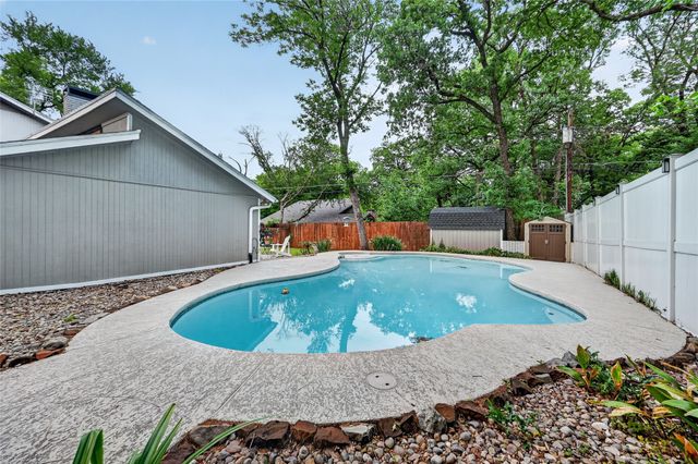 320 Tanglewood Lane, Highland Village, TX 75077