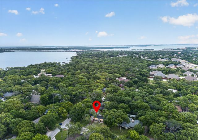 320 Tanglewood Lane, Highland Village, TX 75077