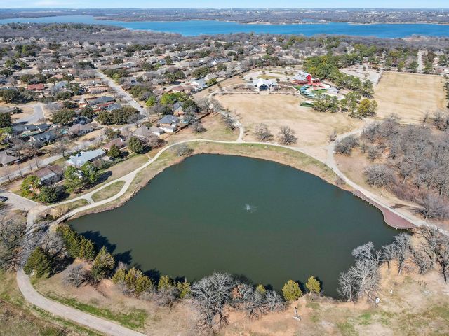 320 Tanglewood Lane, Highland Village, TX 75077