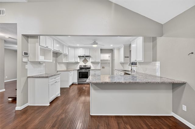 320 Tanglewood Lane, Highland Village, TX 75077