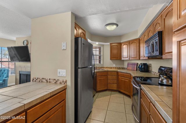 6471 N Tierra de las Catalinas Apt 71, Tucson, AZ 85718