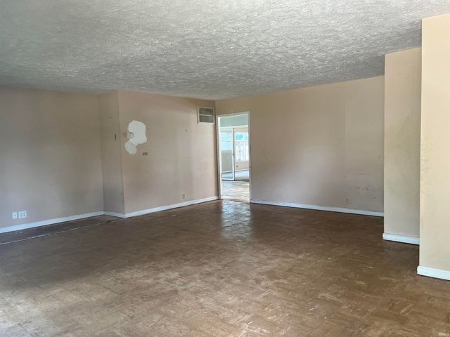 1501 Viking Drive, South Bend, IN 46628