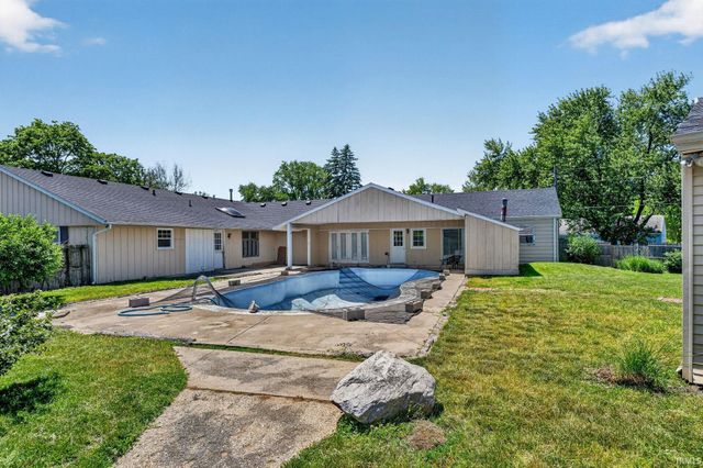 1501 Viking Drive, South Bend, IN 46628