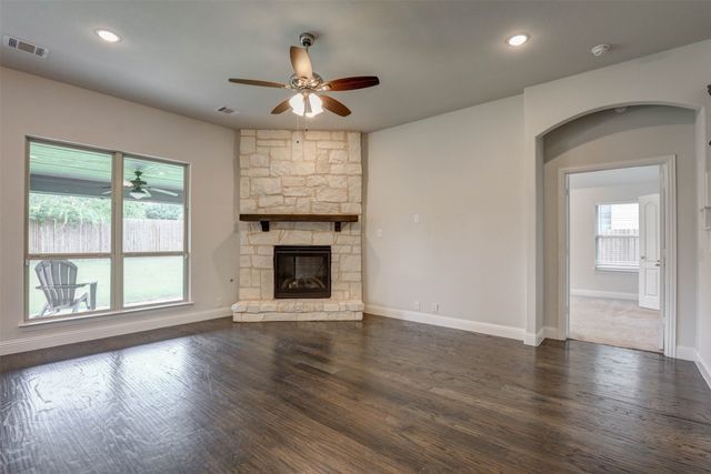11509 Falcon Trace Drive, Fort Worth, TX 76244