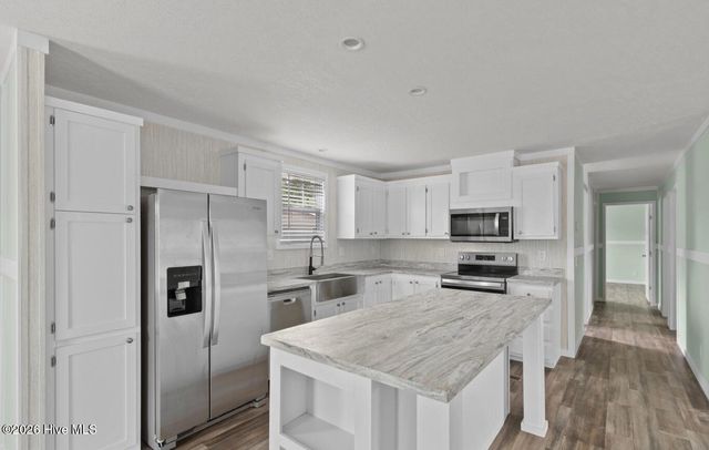 6823 Lewis Drive SE, Winnabow, NC 28479