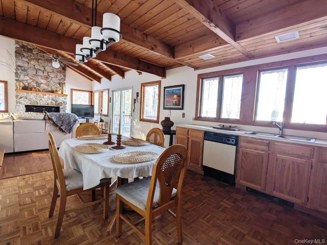 9 Canterbury Court, White Lake, NY 12720